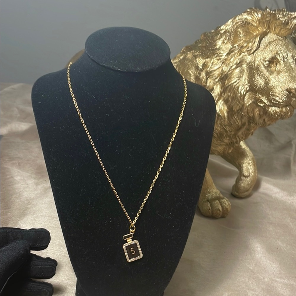 Elegant Gold-Tone Perfume Bottle with number 5 Pendant Necklace
